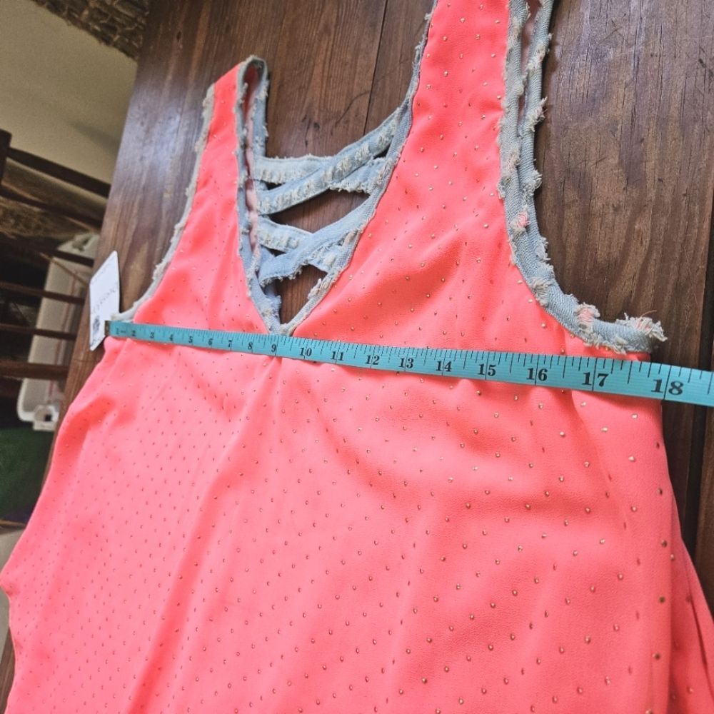 Love Riche Tunic SzM Neon Pink Gold Accents Frayed Denim Accents Asymetrical NWT - Picture 5 of 5